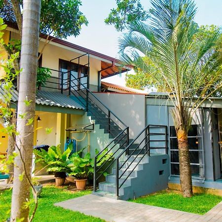 Morning Star Resorts Negombo Extérieur photo