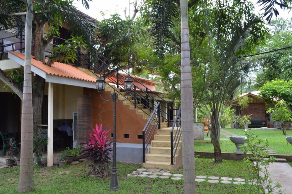 Morning Star Resorts Negombo Extérieur photo