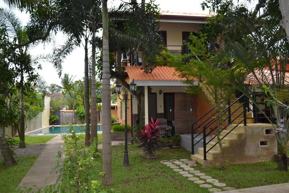 Morning Star Resorts Negombo Extérieur photo