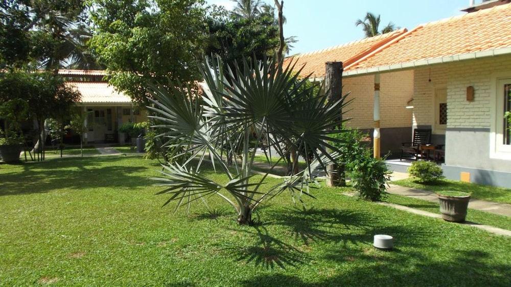 Morning Star Resorts Negombo Extérieur photo