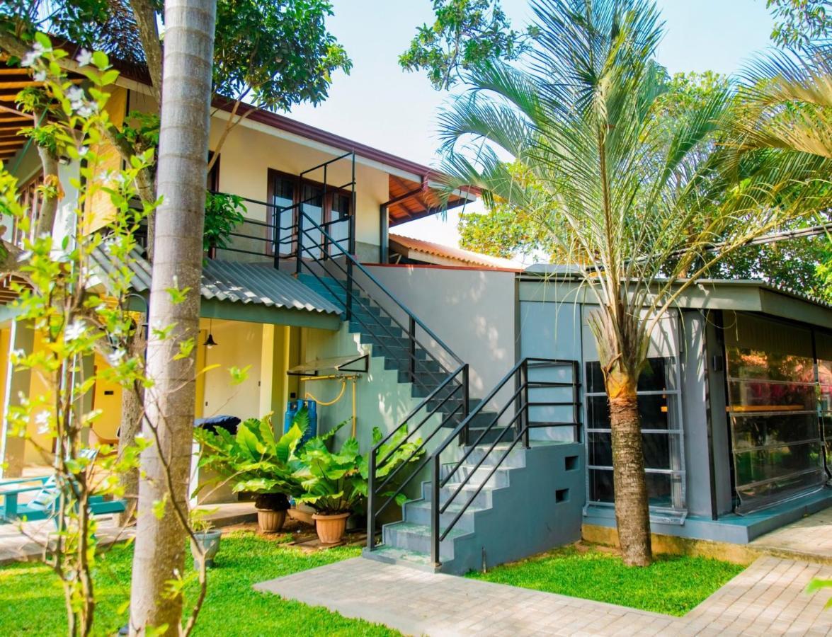 Morning Star Resorts Negombo Extérieur photo